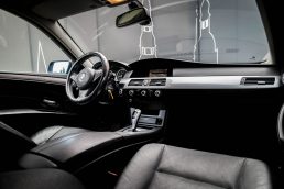 BMW 523