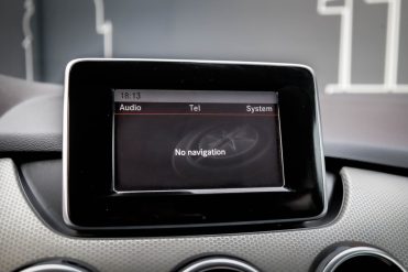 MERCEDES BENZ B 200