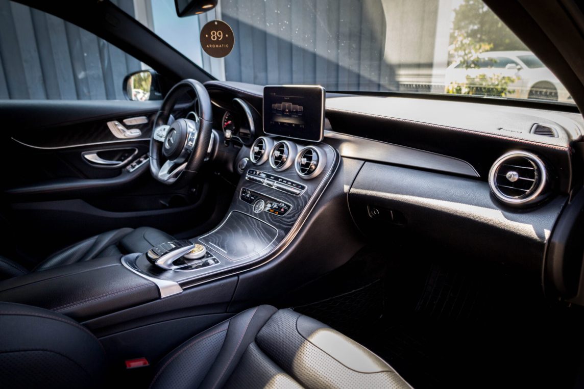 MERCEDES BENZ C220