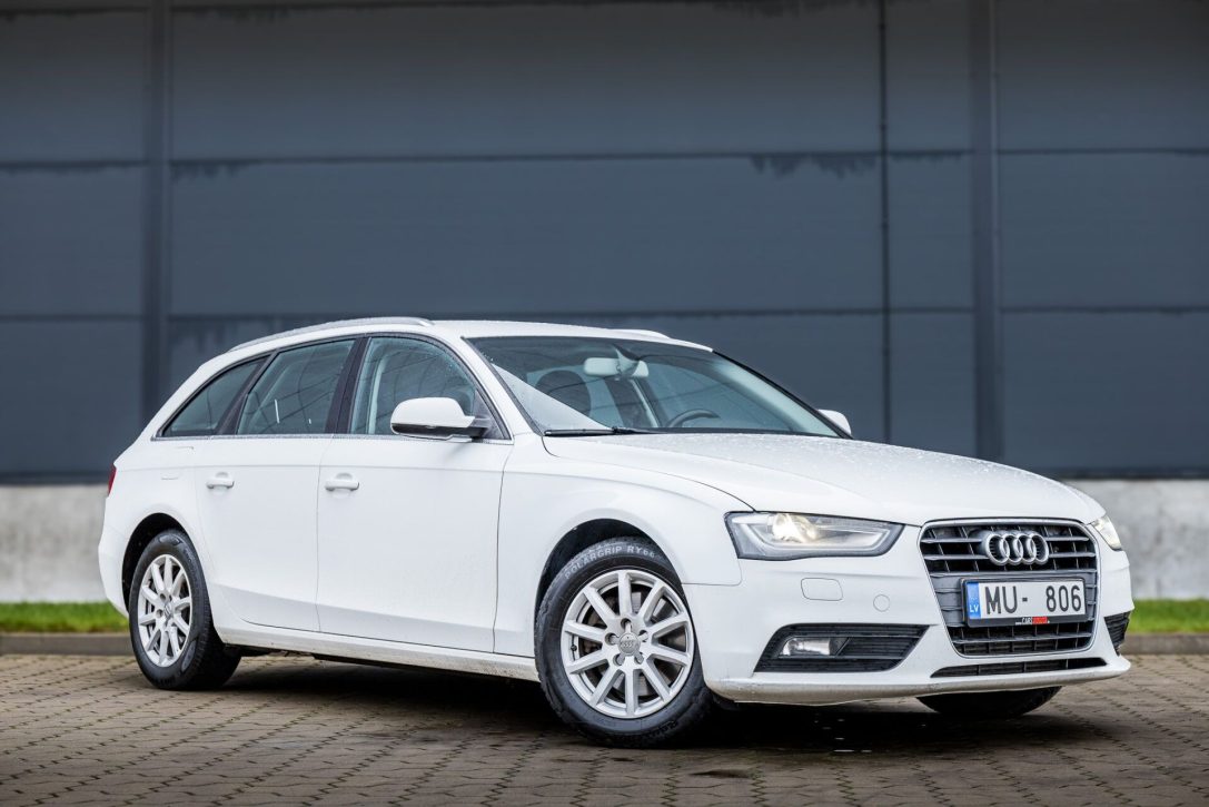 AUDI A4 AVANT