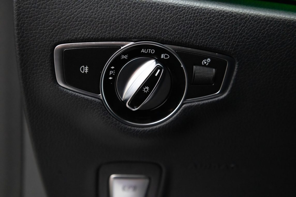 MERCEDES BENZ E 220 D 4MATIC