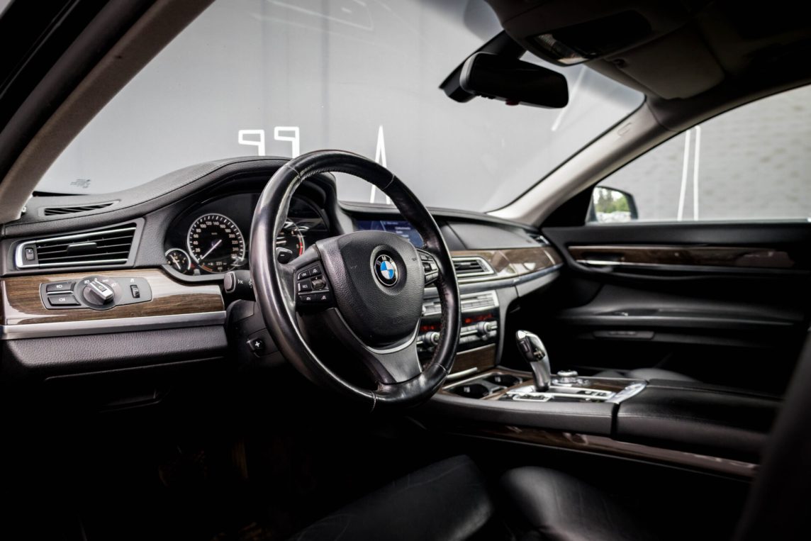 BMW 730