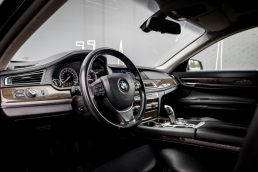 BMW 730