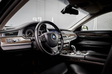 BMW 730