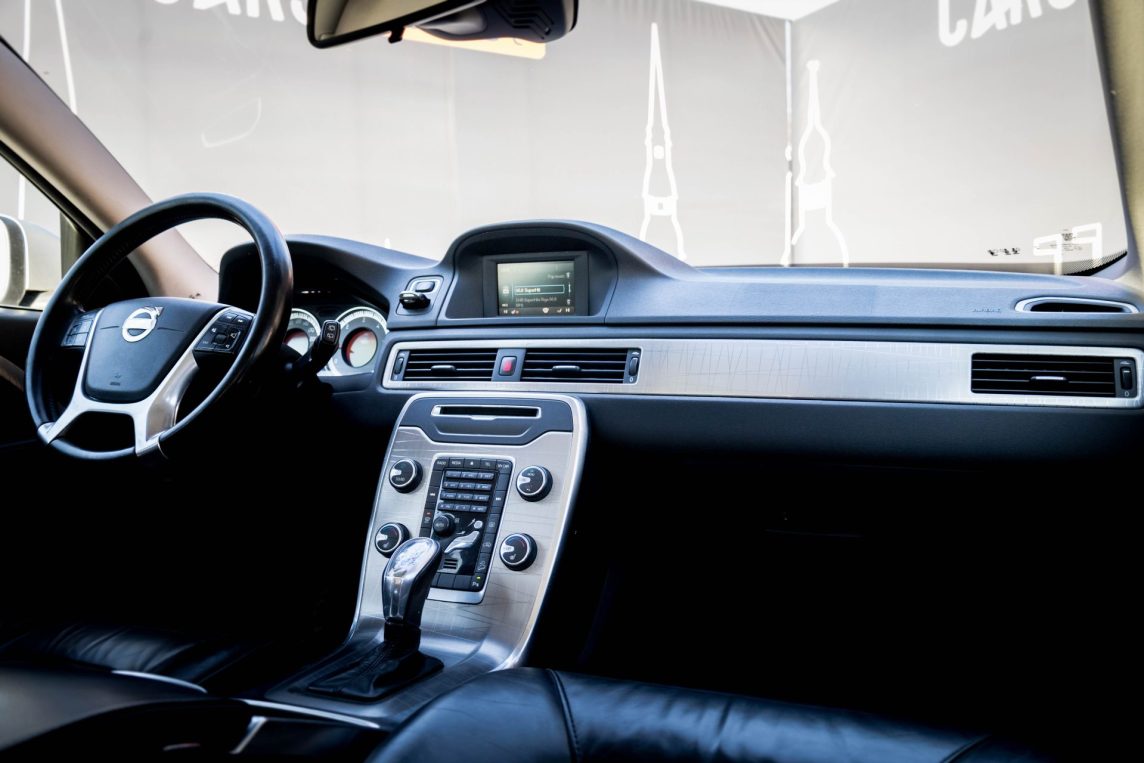 VOLVO XC70