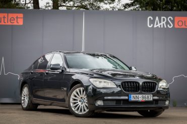 BMW 730
