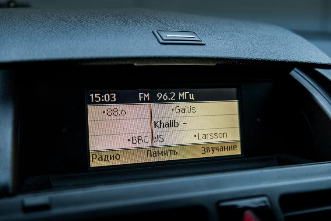 MERCEDES BENZ C200