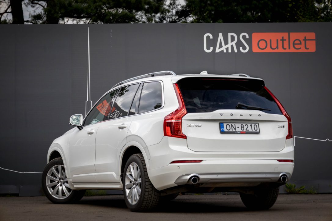 VOLVO XC90
