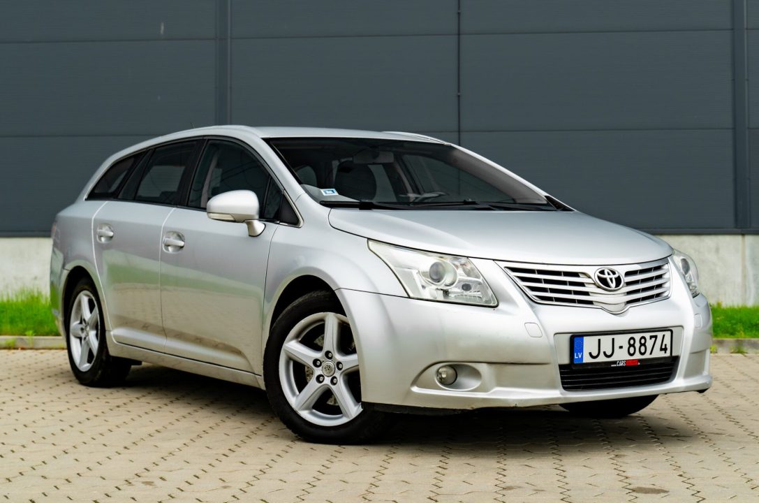 TOYOTA AVENSIS