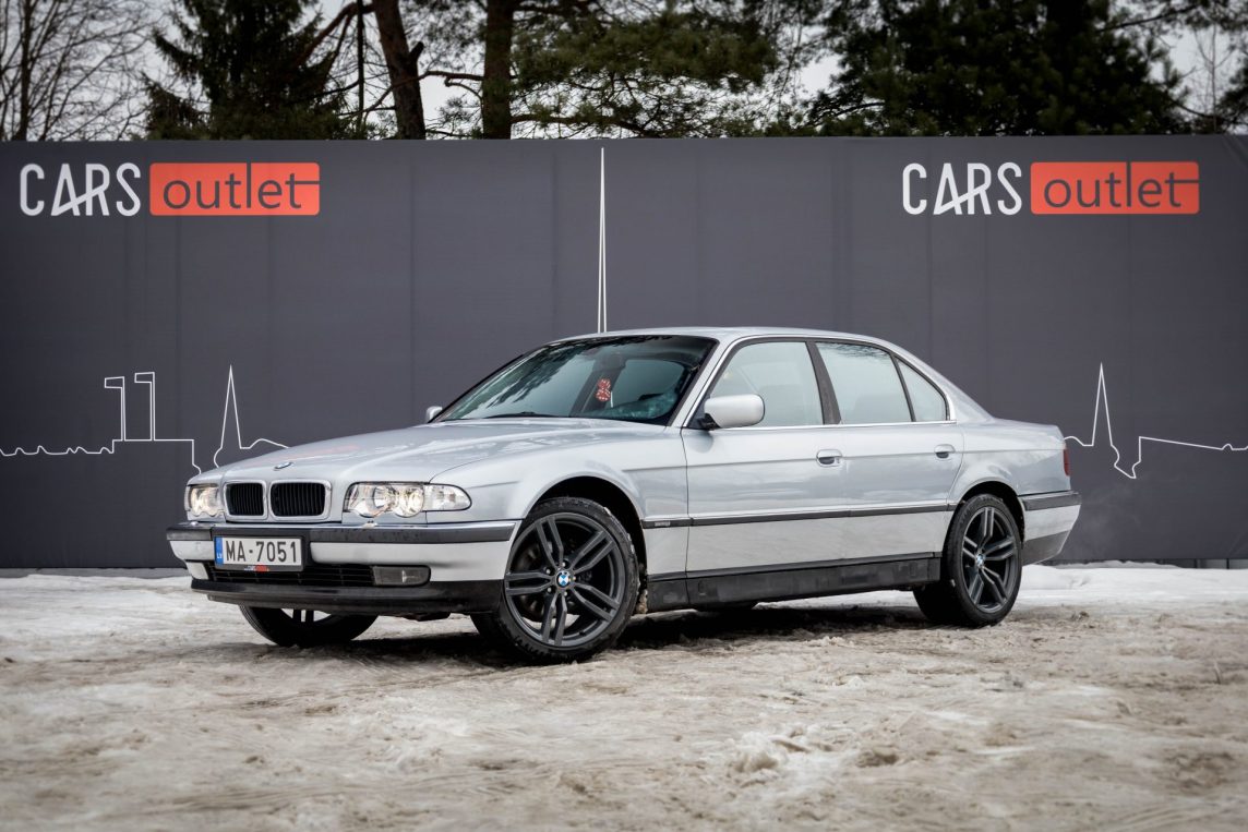 BMW 728