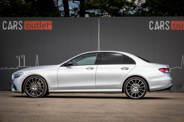 MERCEDES BENZ E220 D