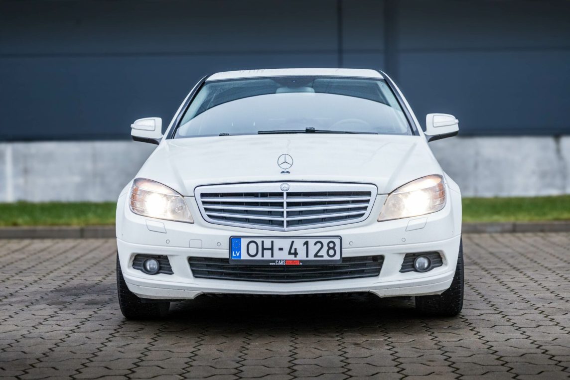 MERCEDES BENZ C200