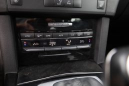 MERCEDES BENZ E200