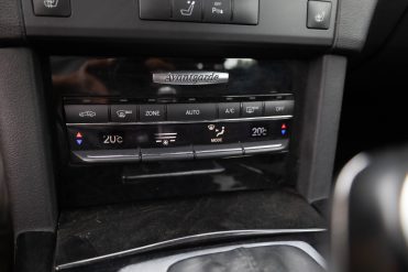 MERCEDES BENZ E200