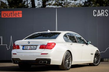 BMW 740