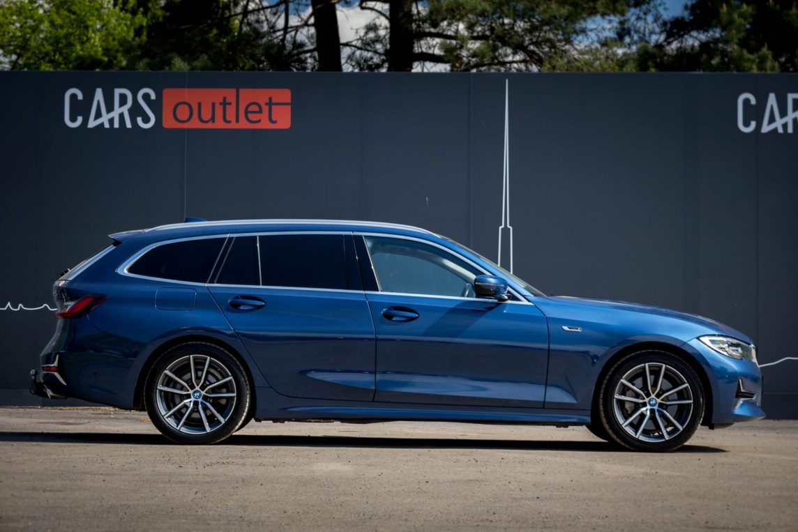 BMW 330E