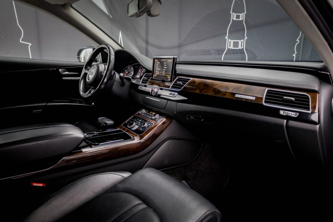 AUDI A8