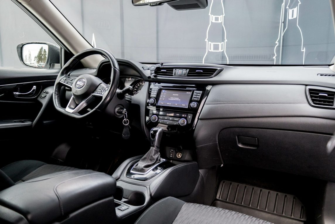 NISSAN X TRAIL